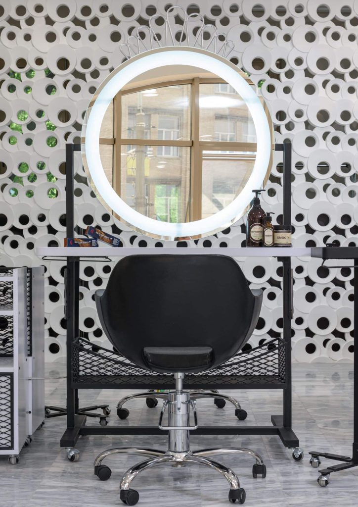 Premier rendez-vous chez un nouveau coiffeur : les bonnes questions à poser